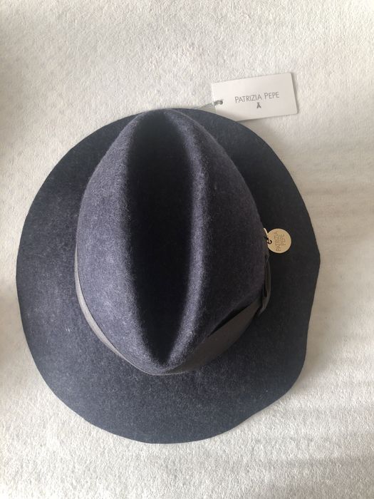 Patrizia Pepe nowy piękny kapelusz złota ważka