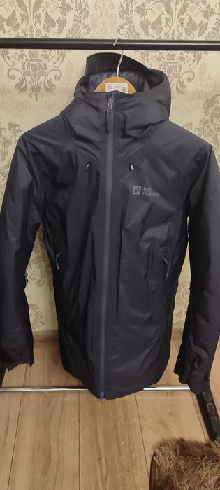 Пуховик зимовий  жіночий Jack Wolfskin
