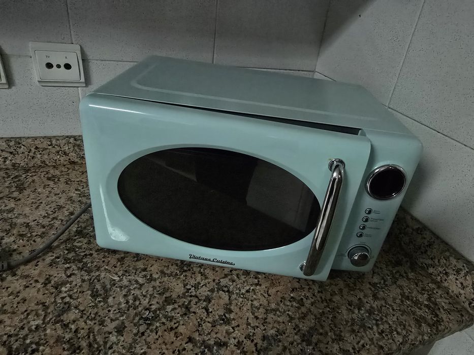 Eletrodomésticos praticamente novos.