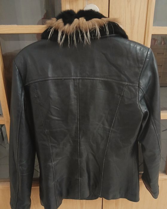 Casaco feminino. de  couro genuína .