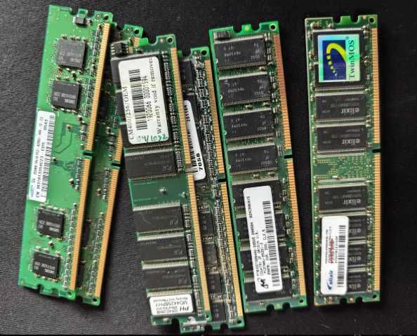Lote de memórias RAM para desktop - várias tecnologias e capacidades