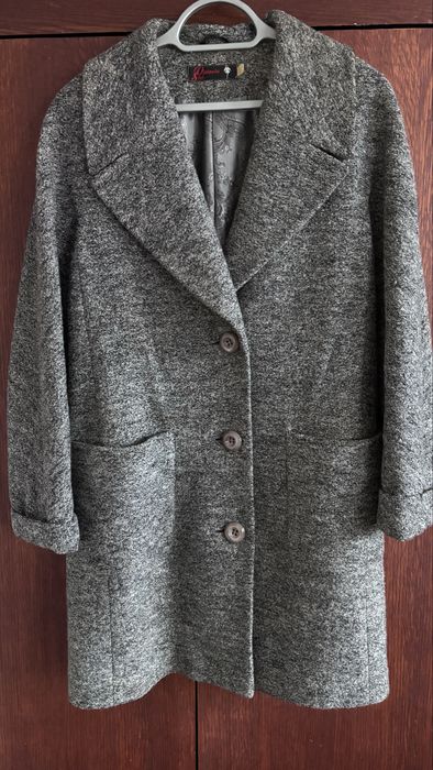 Пальто сіре жіноче