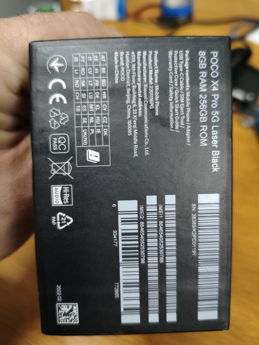 Vendo Poco X4 Pro 5G com 256GB de armazenamento e 8GB de RAM. O smartphone destaca-se pelo ecrã AMOLED de 6.67 polegadas