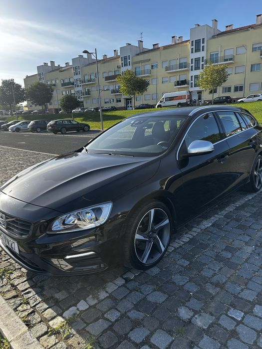 Volvo V60 D4 R-Design — photo 2