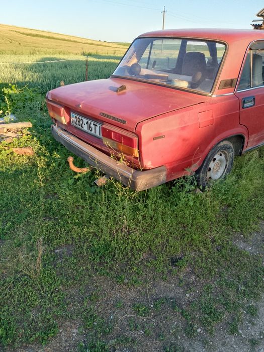 Продаю ваз-2107.