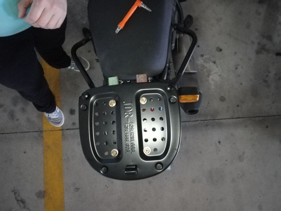 Topcase 32l em ABS - Montagem universal