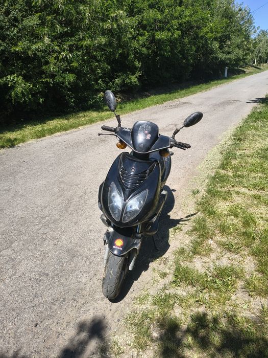 Скутер kinroad 50xt на номерах