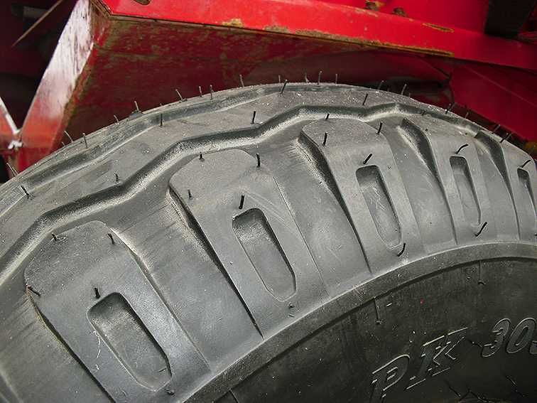 Зерноуборочный комбайн Massey Ferguson 20