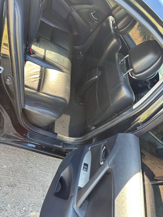 Toyota avensis 2011