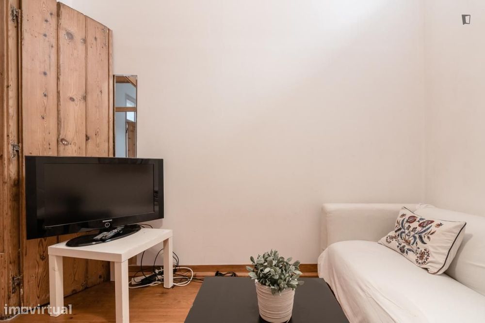 Quarto - localizado em Santa Apolónia Lisbon