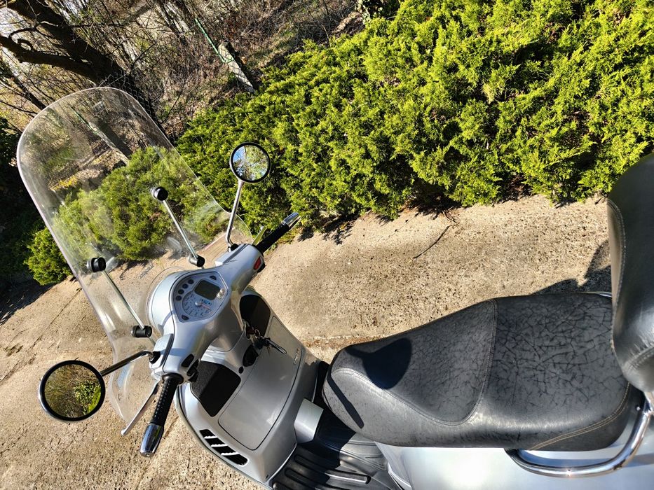 Piaggio Vespa 250/125, 2007r wtrysk, szyba, kufer ,  zarejestrowany