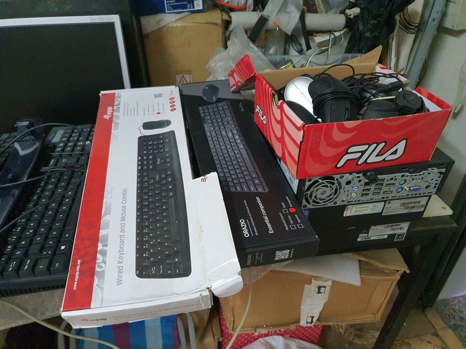 Vários computadores a funcionarem bem