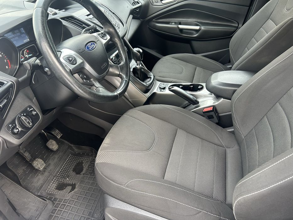 Автомобіль Ford Kuga