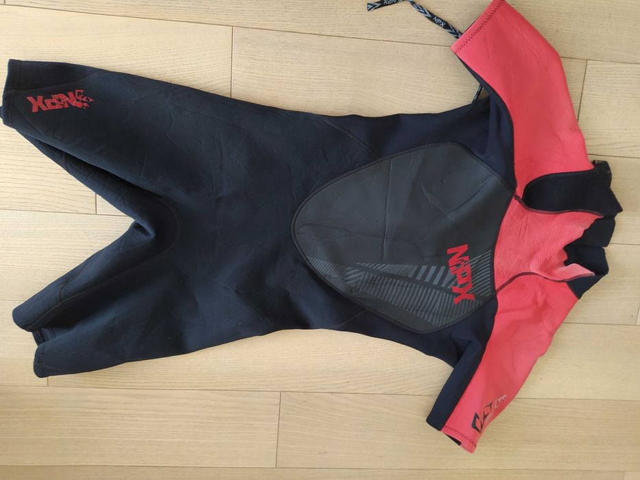 Продам гидрокостюмы