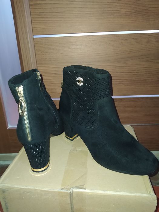 Жіночі ботинки замшеві