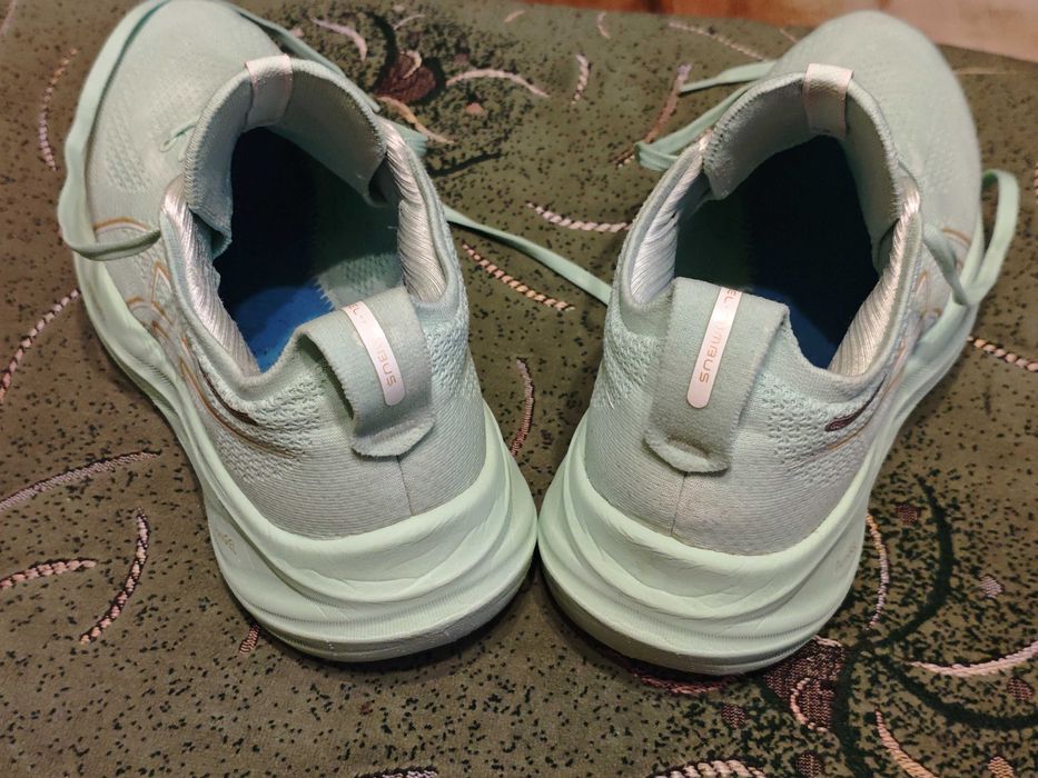 Кроссовки Asics Gel Nimbus оригинал размер 40 стелька-25,5см