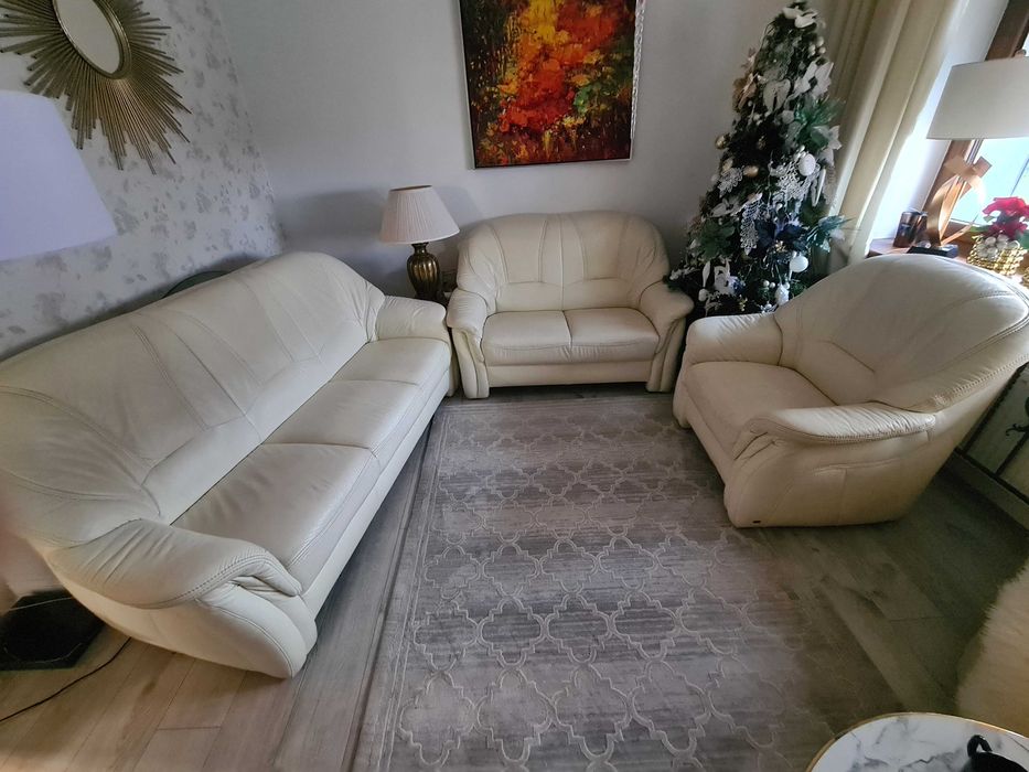 Sprzedam zestaw wypoczynkowy ze skóry.