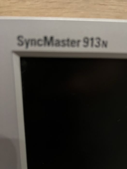 Samsung syncmaster 913N