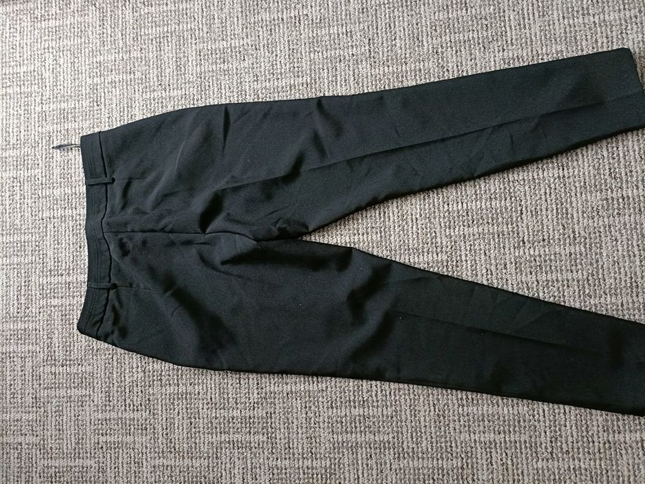 Czarne eleganckie materiałowe spodnie