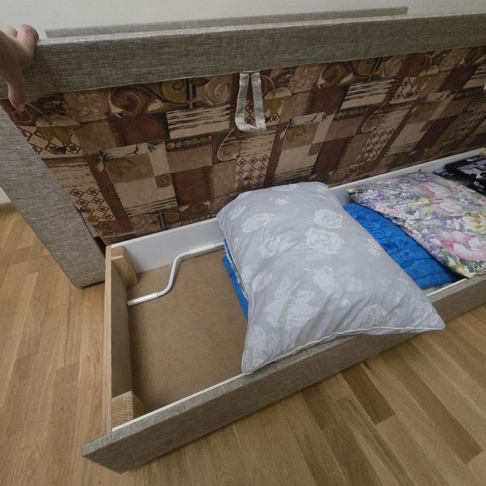 Диван розкладний,двомісний