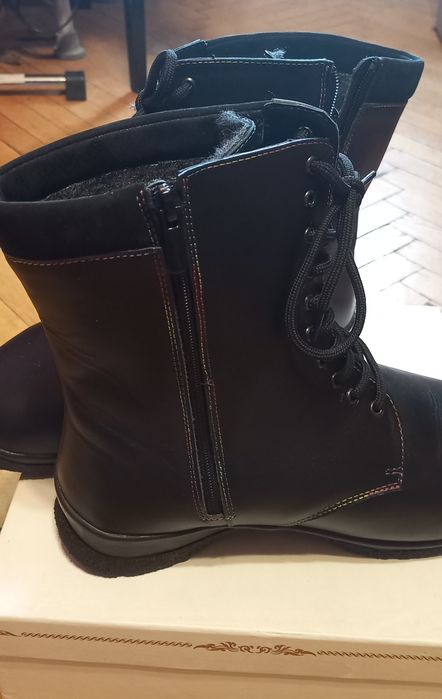 Ботинки кожа(новые) женск.40р.широкие