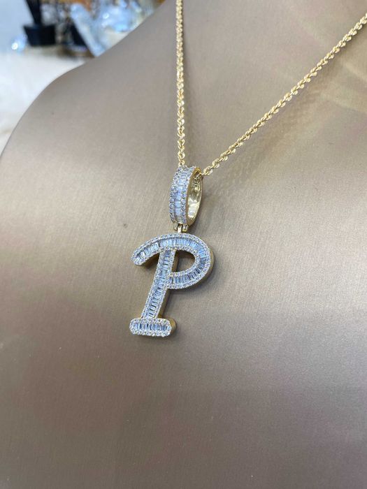 Wisiorek z diamentami naturalnymi Literka 4.50 CT bagiety