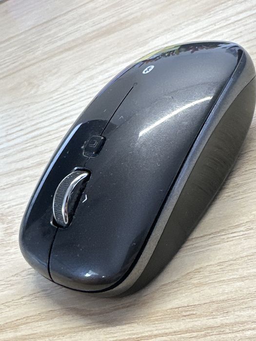 Rato Logitech M555b Bluetooth