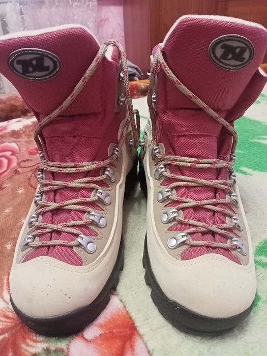 Продам ботінки нові