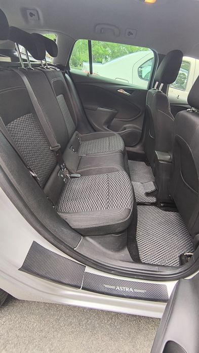 Трансфер, таксі, перевезення по Україні на легковому авто, супровід.