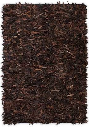 Carpete sala em couro cor chocolate.