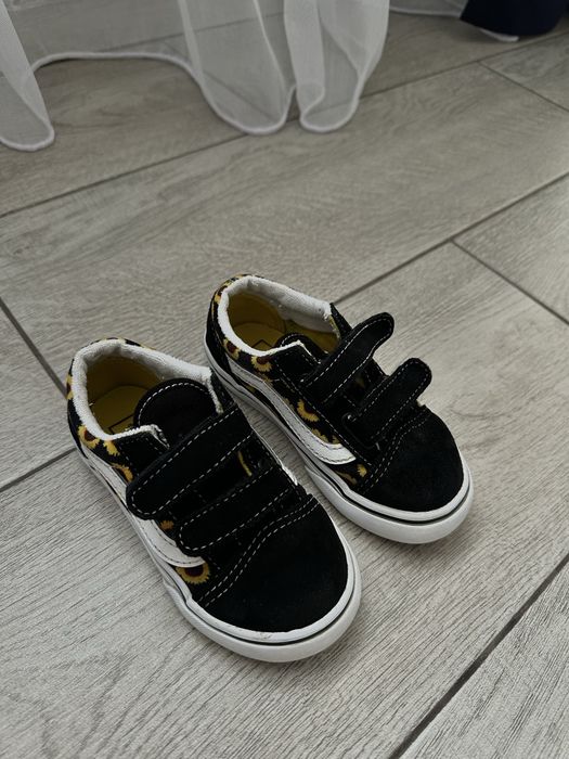кросівки Vans для дівчини 25 р