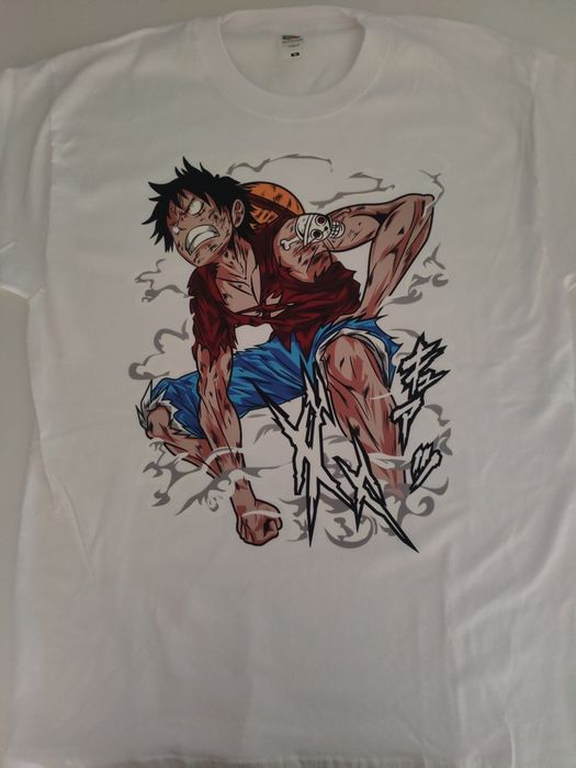 T-Shirt branca Luffy