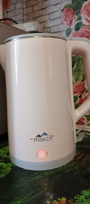 Електрочайник  Monle