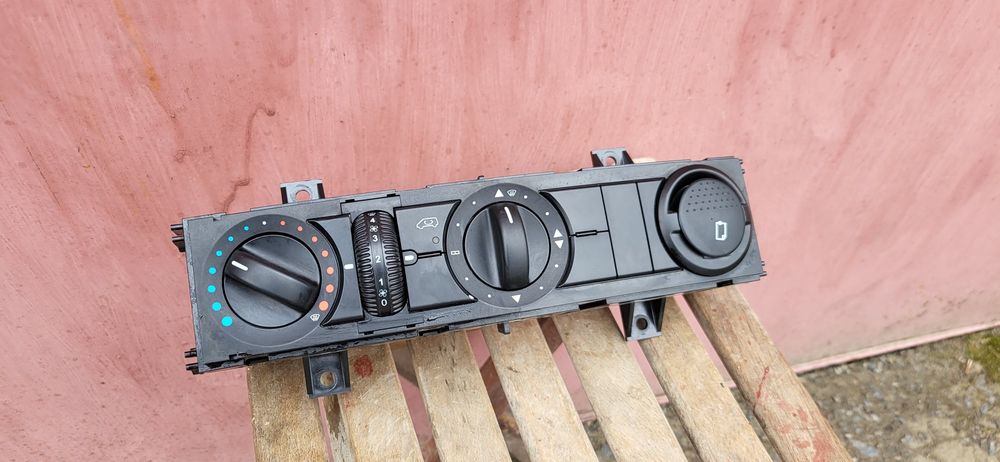 Блок управління пічкою А9068300185kz