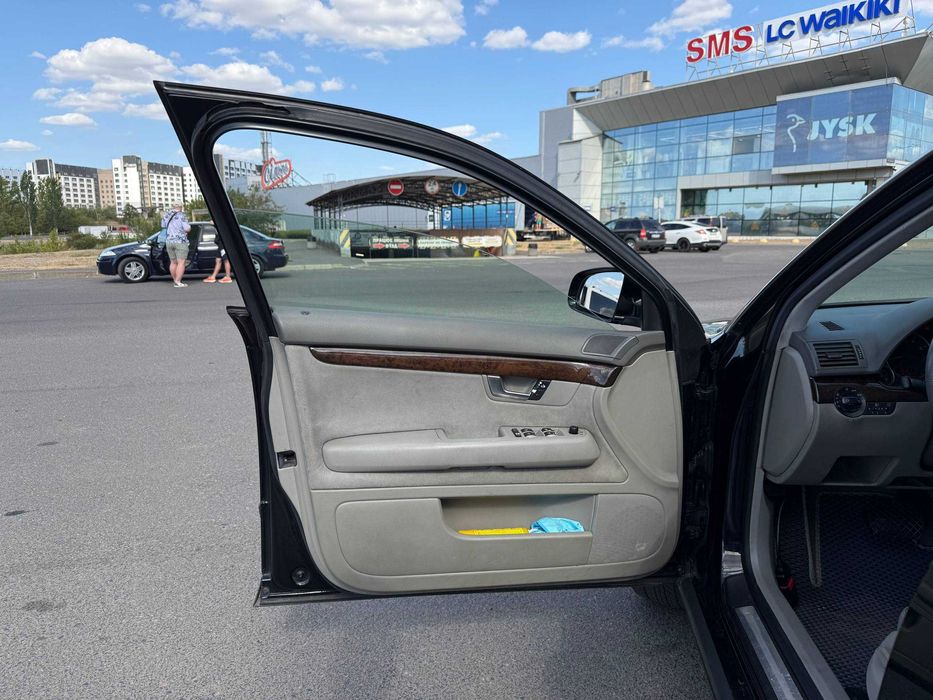 AvtoReal  Audi A4 B7 2005