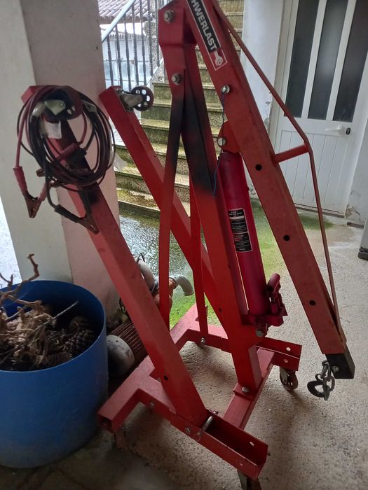 Grua para retirar motores de carro