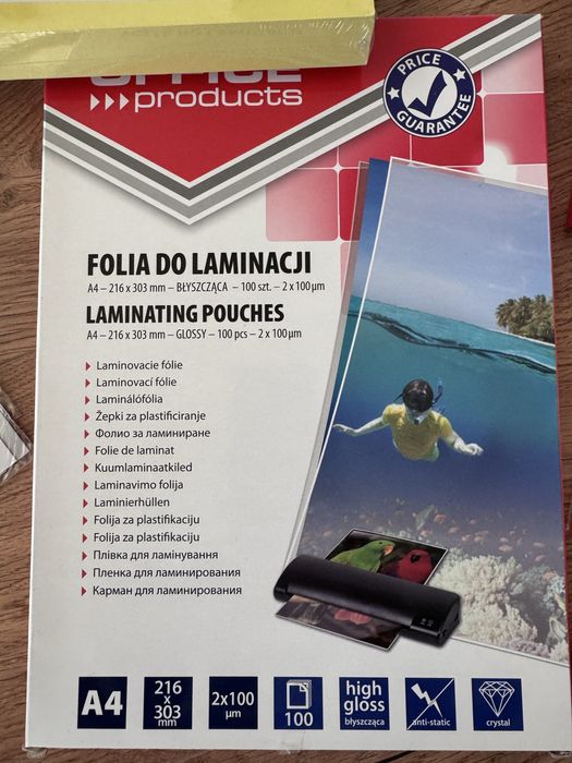 Artykuly biurowe: zakreslacze stabilo, przekladki, karteczki, folia