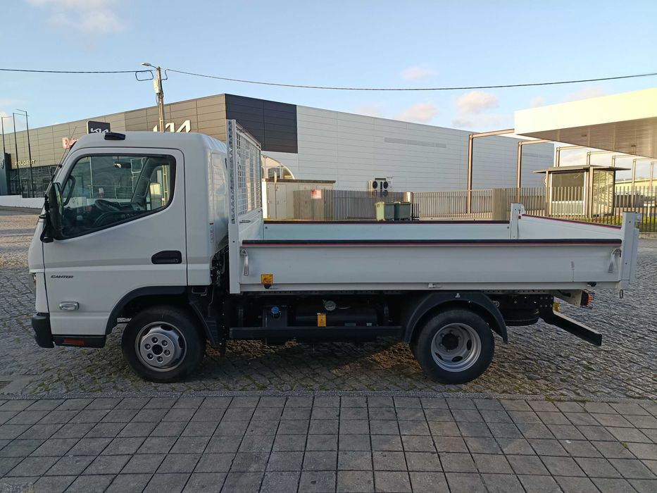 Mitsubishi Canter 2025/11