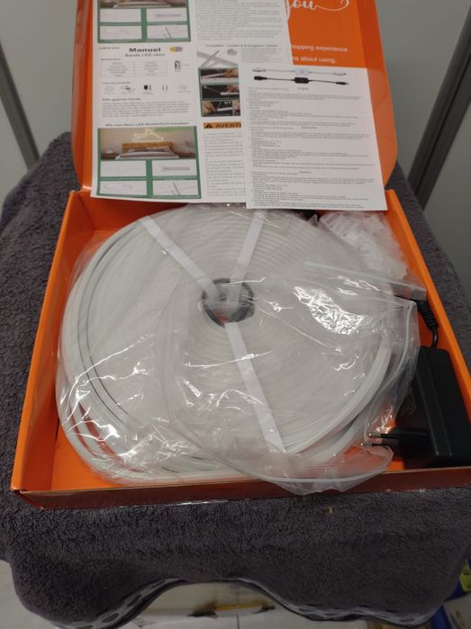 Taśma / neon LED biały 20M 2400 diód