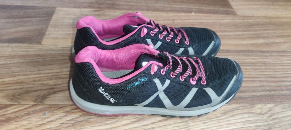 Продаються жіночі кросівки Nike, N, Regatta та інші