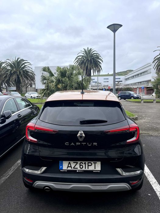 Renault Captur 2021 a gasolina. 60000 km. Inspeção válida até 2027.