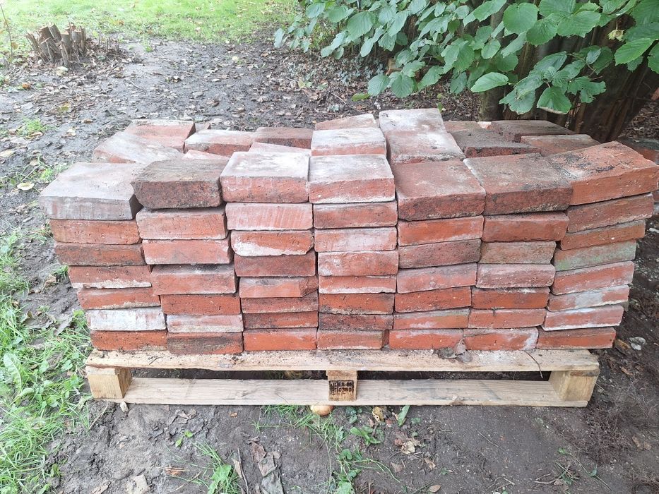 Stare płytki ceglane kostka ceglana cegła