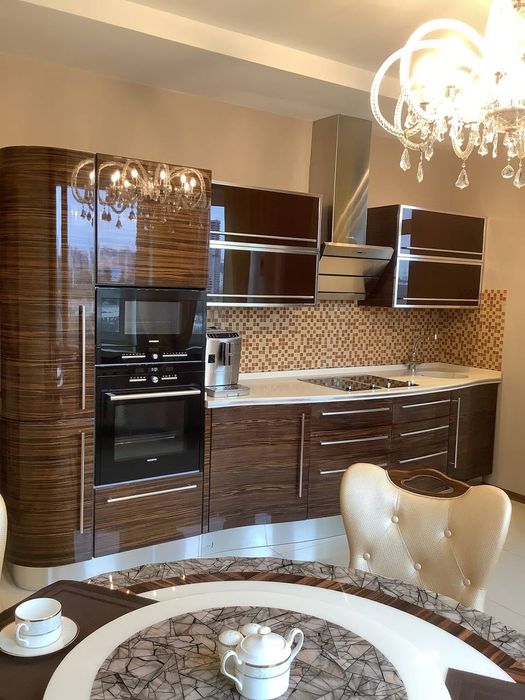 Шикарна видова квартира в сучасному будинку, Саперно-Слобідська 10