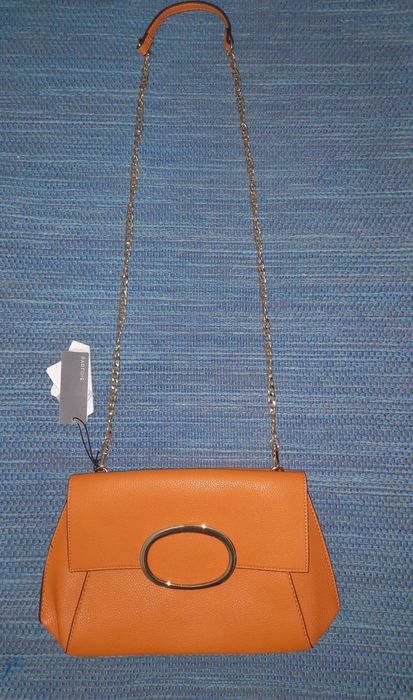 Mala de senhora com alça dourada