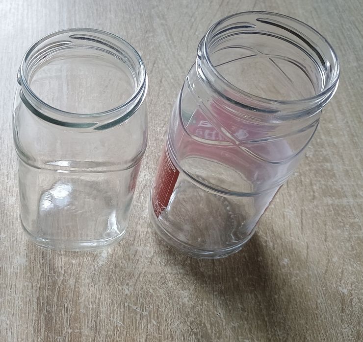 Півлітрові банки з новими кришками типу Руна, високі