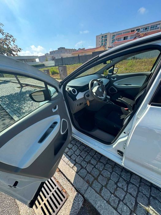 Renault Zoe 41KW (Bateria Própria, 350KM Autonomia)