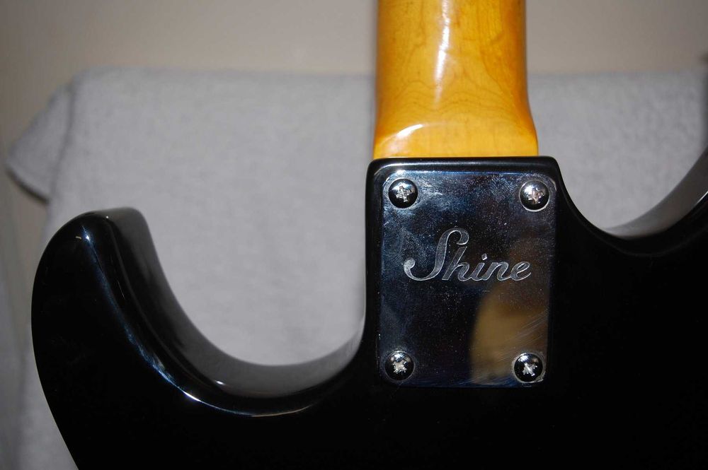 Stratocaster - Guitarra elétrica e Pedal