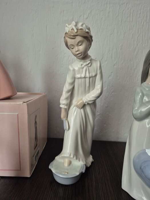 Порцелянова колекційна статуетка Nao by Lladro Na: 1 200 грн