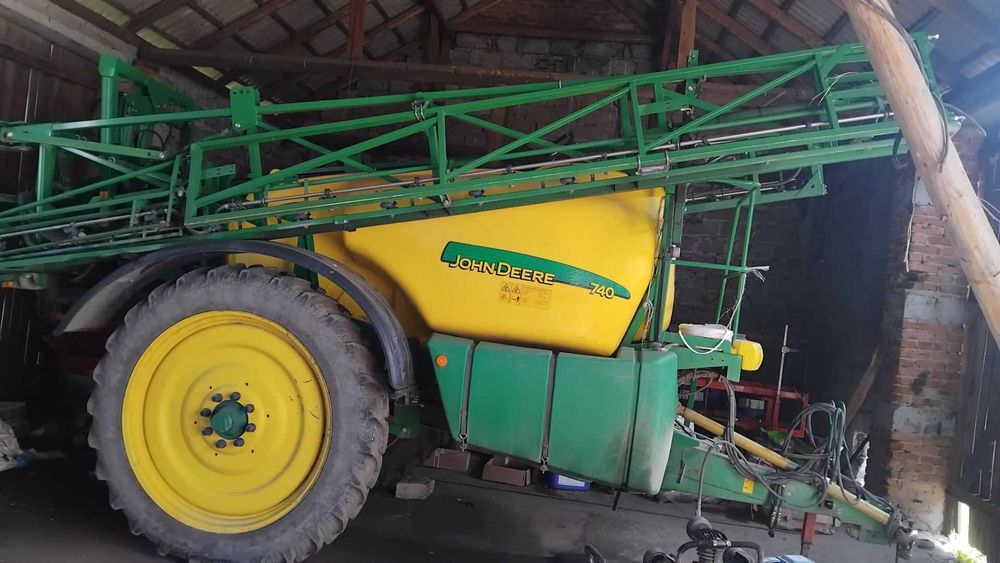 Opryskiwacz John Deere 740