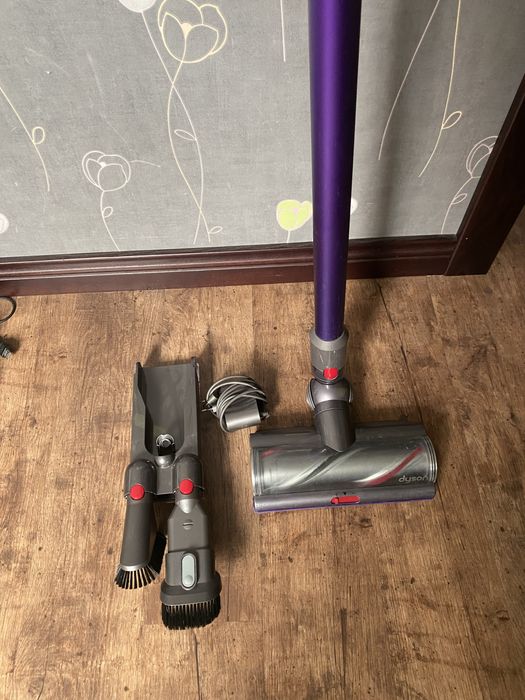 Аккумуляторный пылесос Dyson V10 Absolute